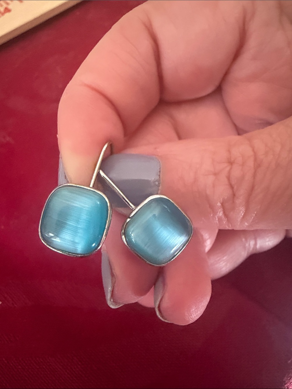 🔴Silver Tone Light Blue Glass Drop Earrings - Picture 8 of 8